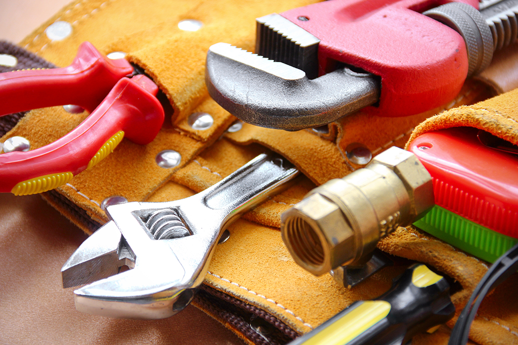 Helpful Plumbing Tools to Keep at Home in Case of an Emergency